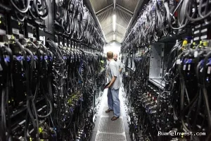 Saham Data Center di Indonesia: Peluang Investasi Menarik, tetapi Jangan Hanya Melihat Tren AI